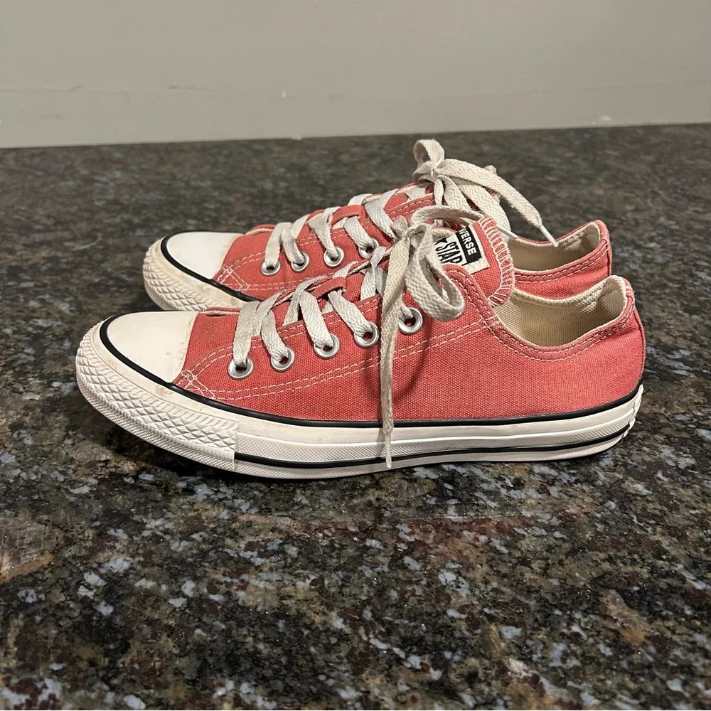 Converse Low Top Sneakers Pink Salmon Womens 7 Men’s 5 Shoes